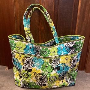 Vera Bradley Grand Tote in Limes Up Pattern